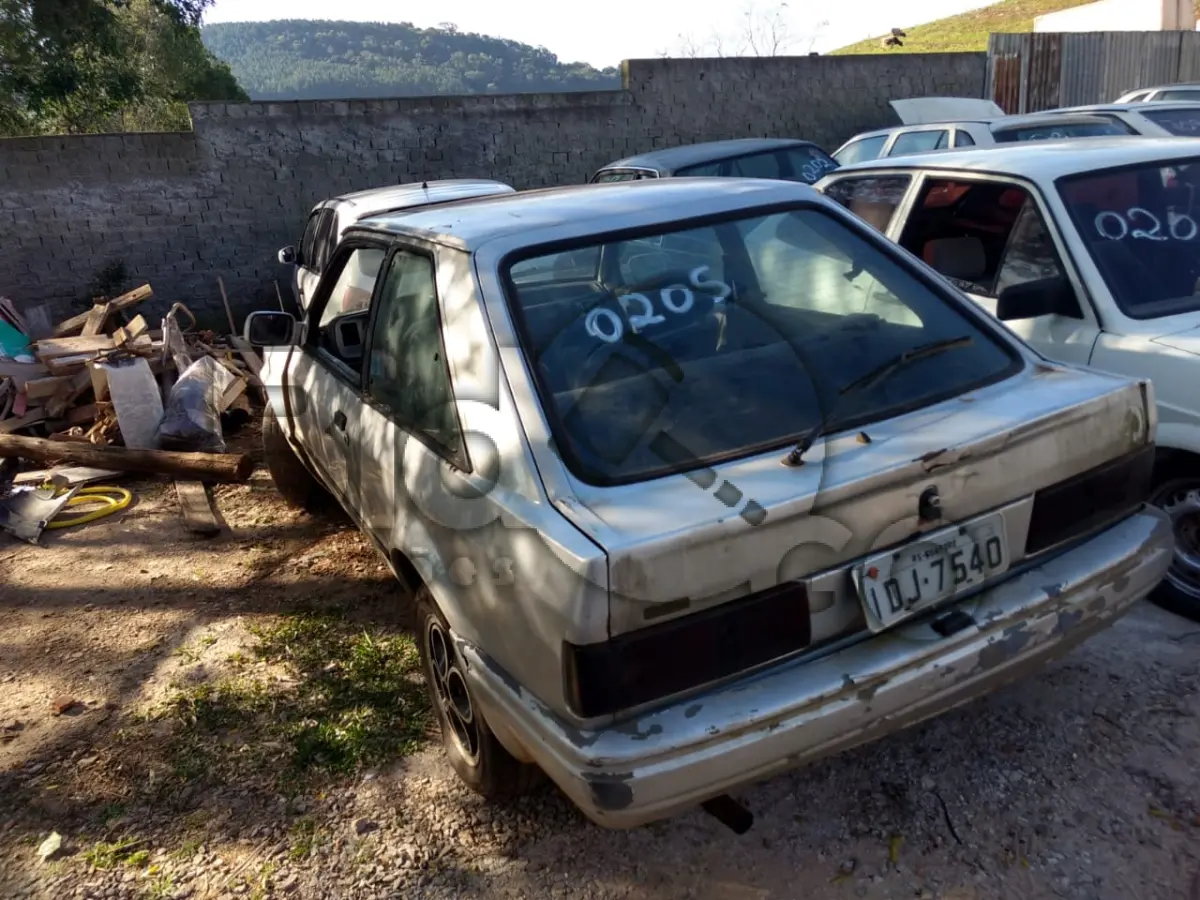 LOTE 205 - SUCATAS AUTOMOTIVAS