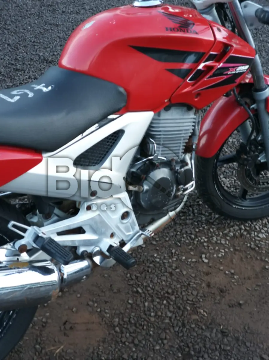 LOTE 230 - SUCATAS AUTOMOTIVAS