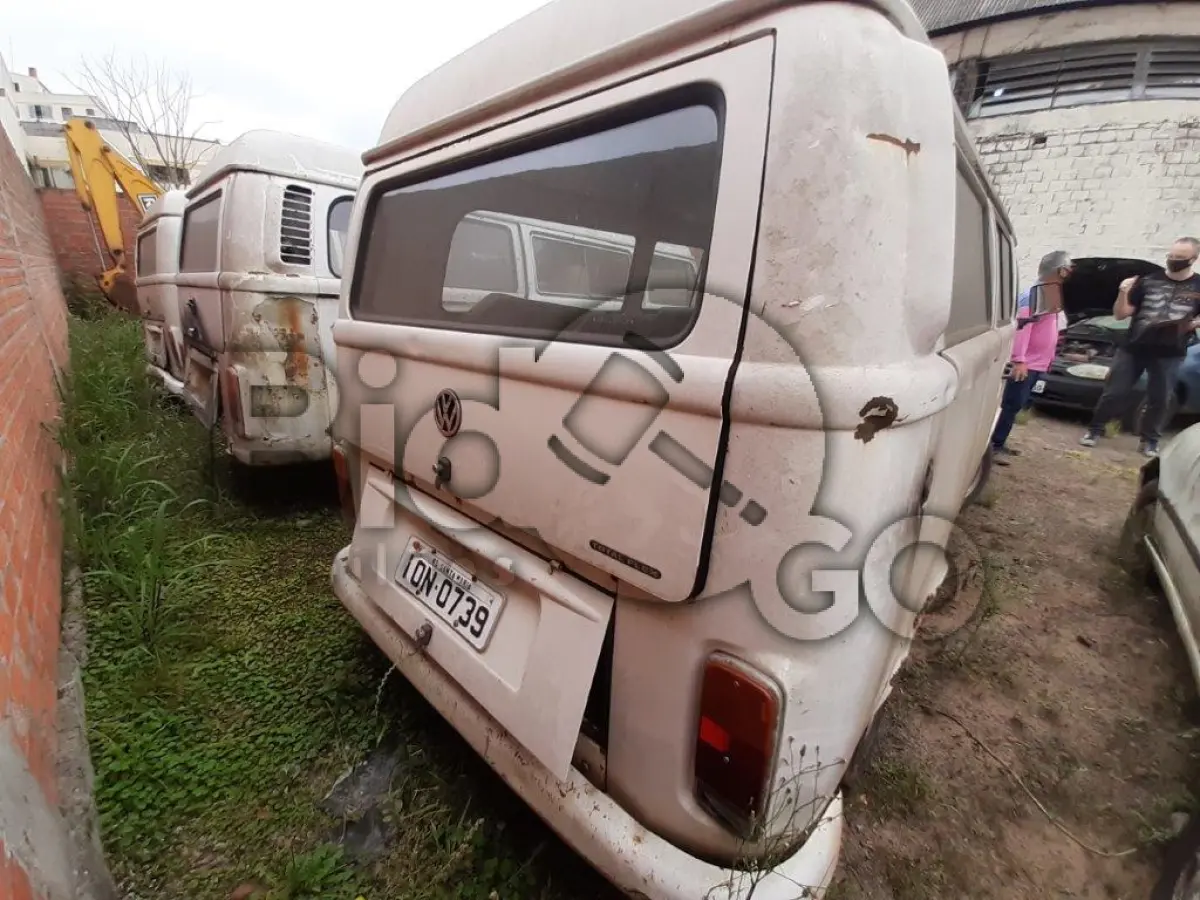 LOTE 004 - CAMIONETA VW/KOMBI Ano/modelo: 2008/2008