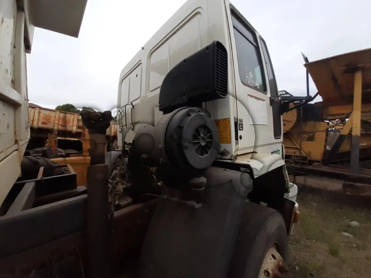 LOTE 024 - CAMINHÃO FORD/CARGO 2428 E Ano/modelo: 2010/2011