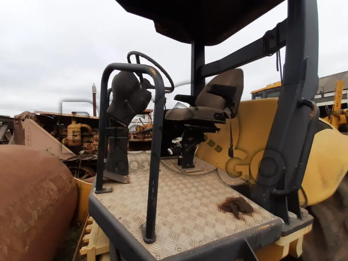 LOTE 015 - ROLO COMPACTADOR MULLER Ano/modelo: 2007/2007