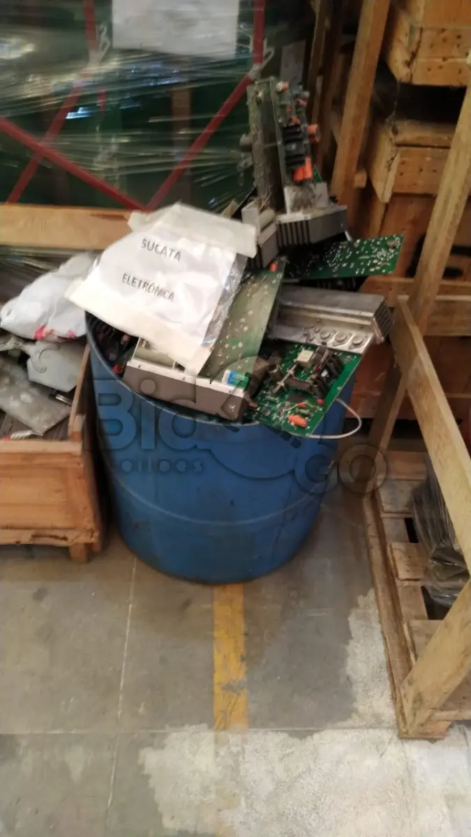 LOTE 002 - MATERIAIS ELETRO-ELETRONICOS E INFORMÁTICA
