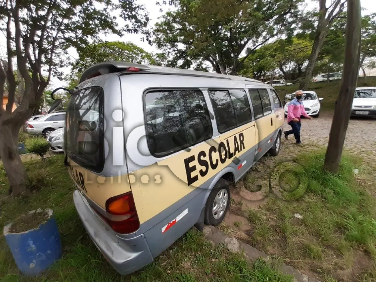 LOTE 053 - MICROÔNIBUS I/KIA BESTA GS GRAND Ano/modelo: 2004/2004
