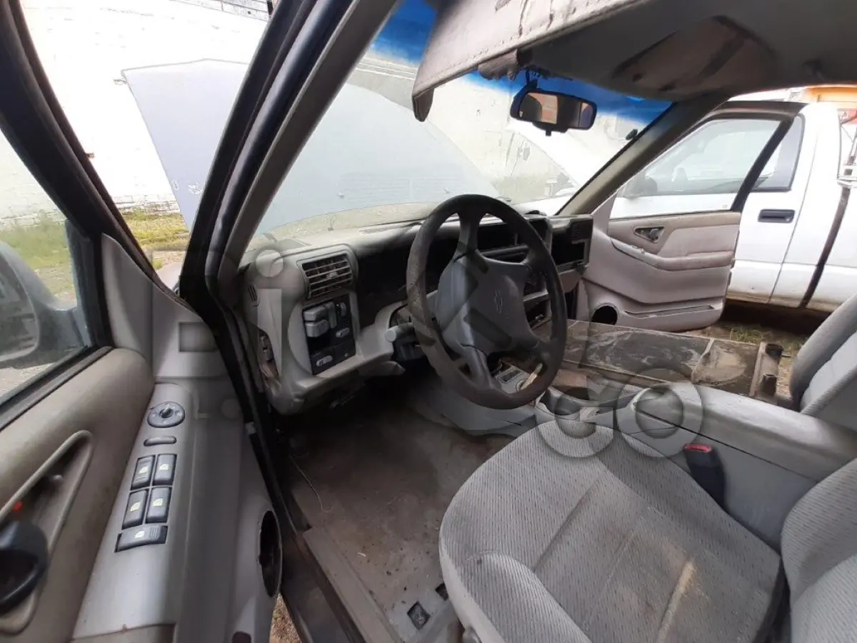 LOTE 001 - CAMIONETA GM/BLAZER DLX Ano/modelo:1998/1998