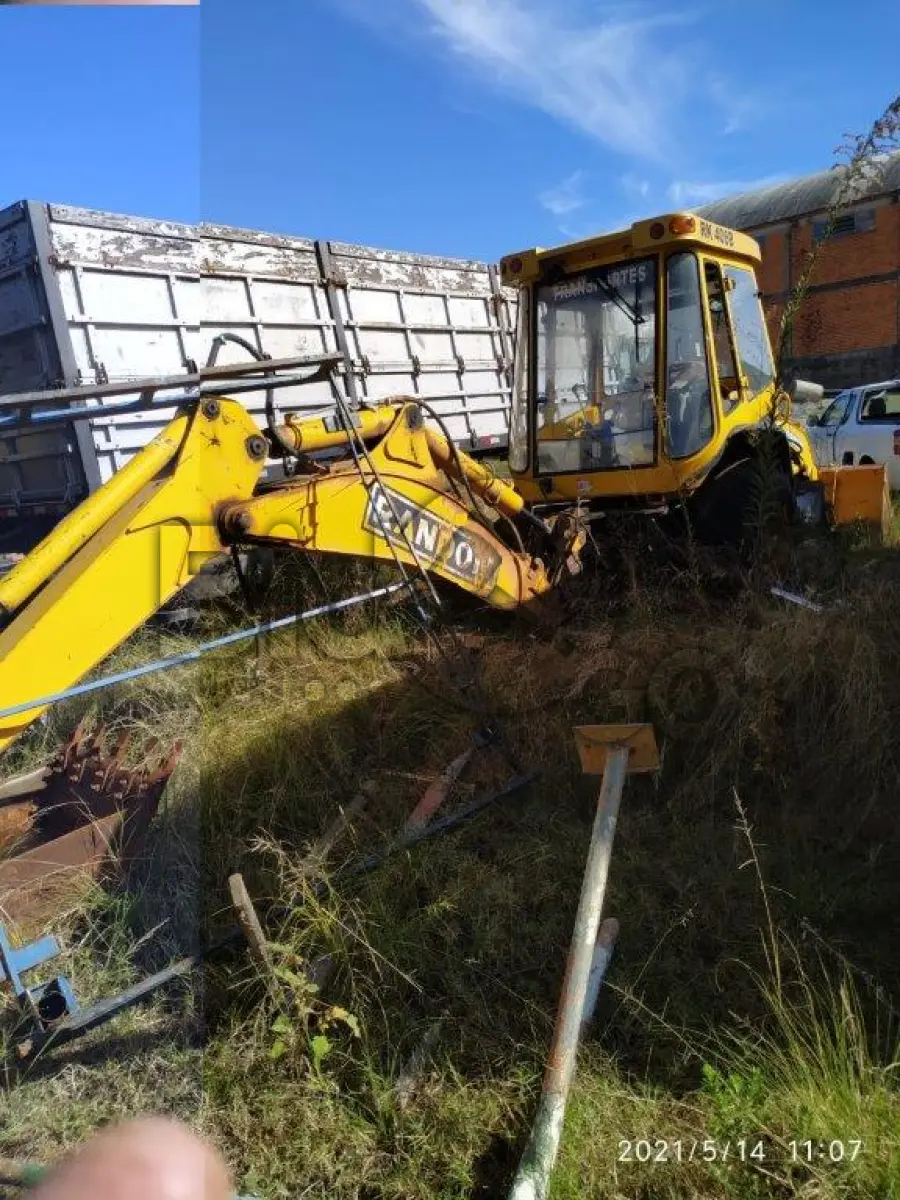 LOTE 020 - RETROESCAVADEIRA RANDON RK 406B