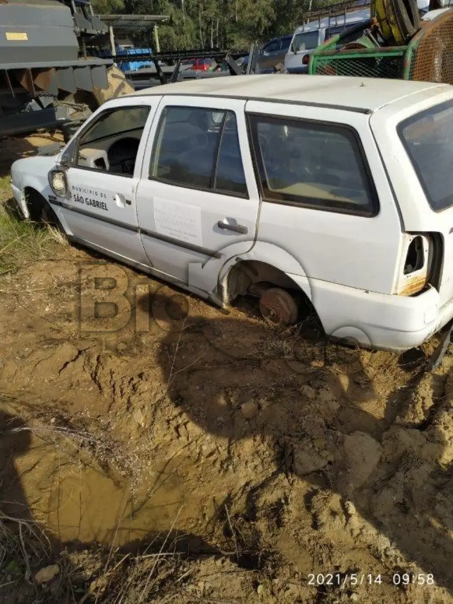 LOTE 012 - SUCATA DE   01   (UM)   VEÍCULO   MARCA VOLKSWAGEM, ANO 1998,