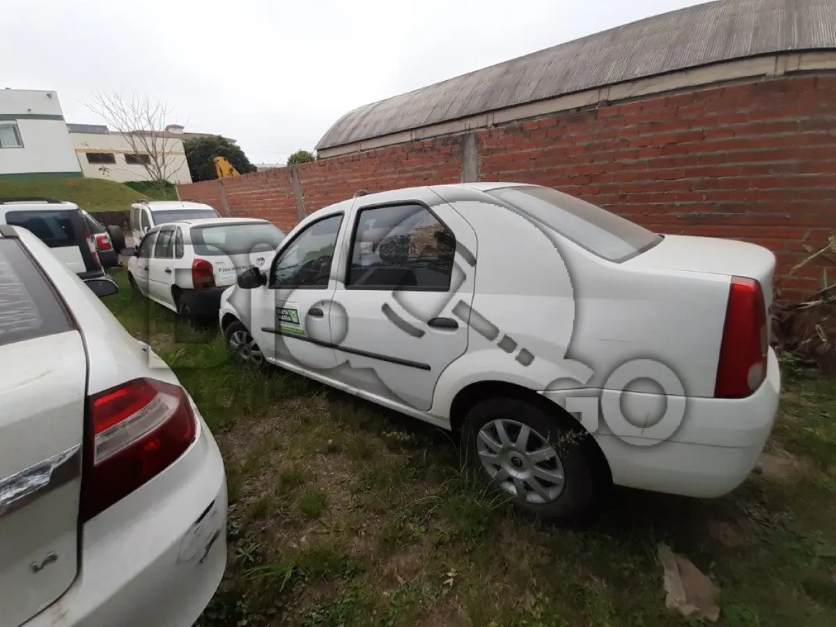 LOTE 047 - AUTOMÓVEL RENAULT/LOGAN EXP 16 Ano/modelo: 2010/2010
