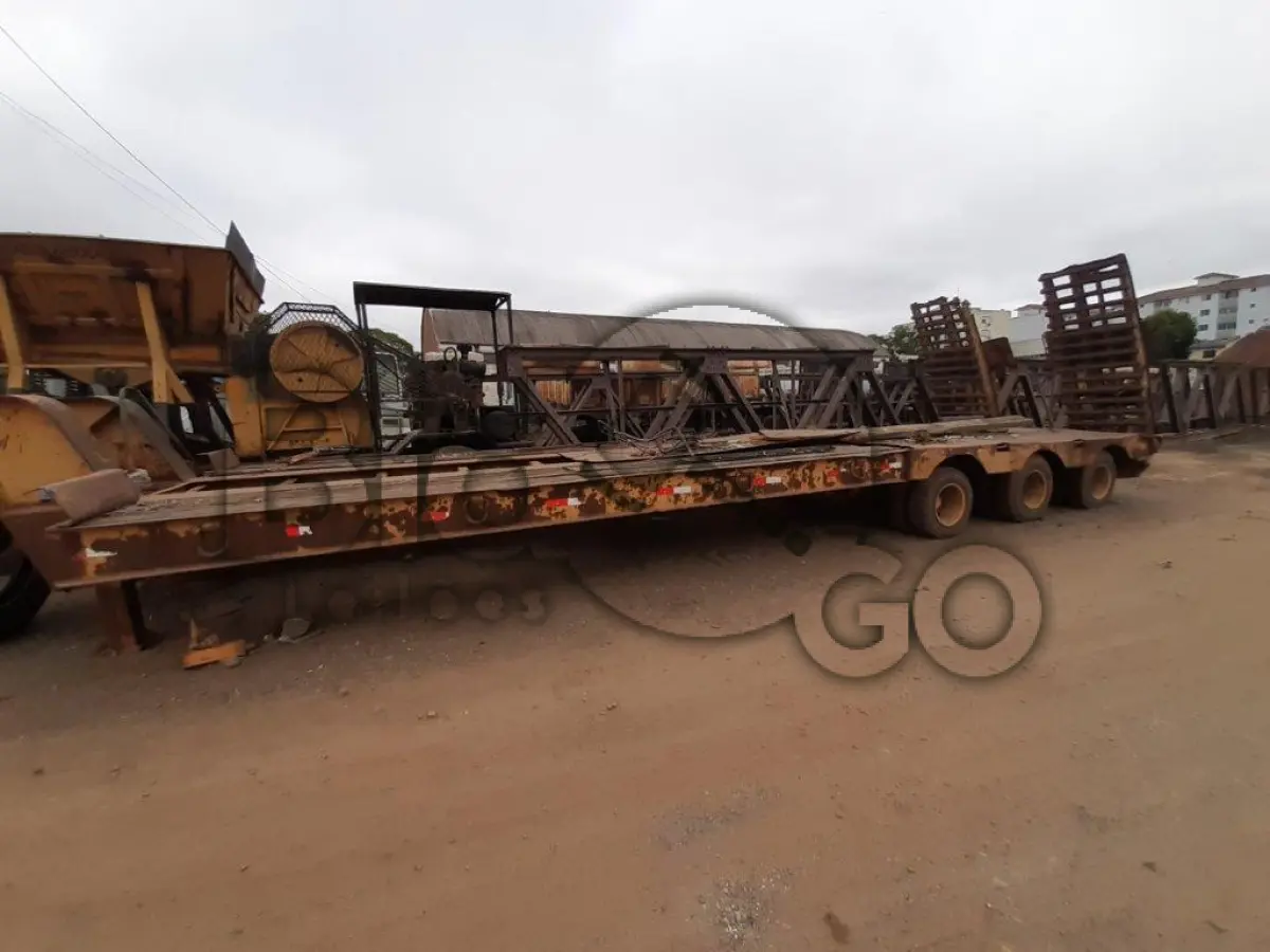 LOTE 038 - SEMI-REBOQUE PRANCHA RANDON SR CT PL Ano/modelo: 1999/1999