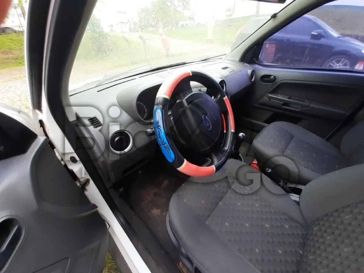 LOTE 052 - CAMIONETA FORD/ECOSPORT XL 1.6L Ano/modelo: 2004/2005