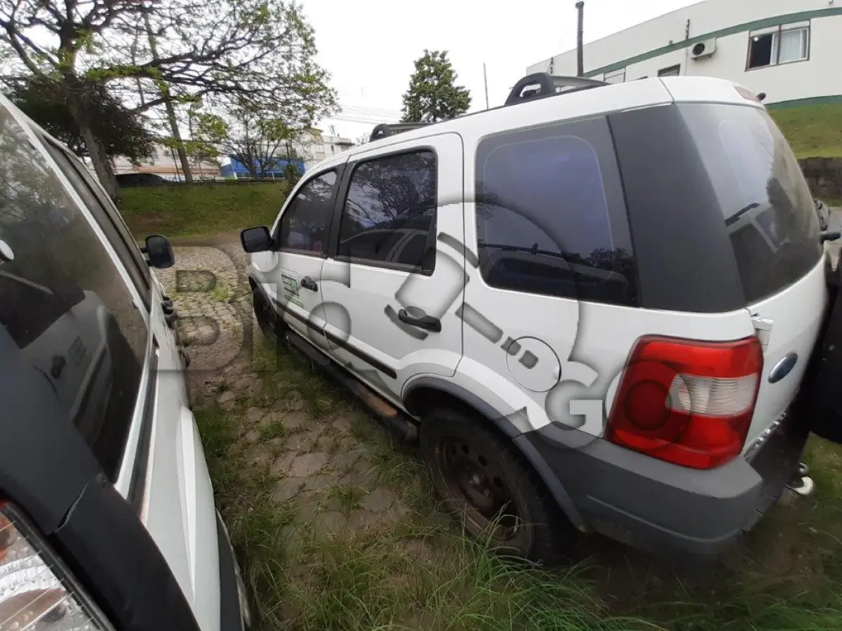 LOTE 052 - CAMIONETA FORD/ECOSPORT XL 1.6L Ano/modelo: 2004/2005