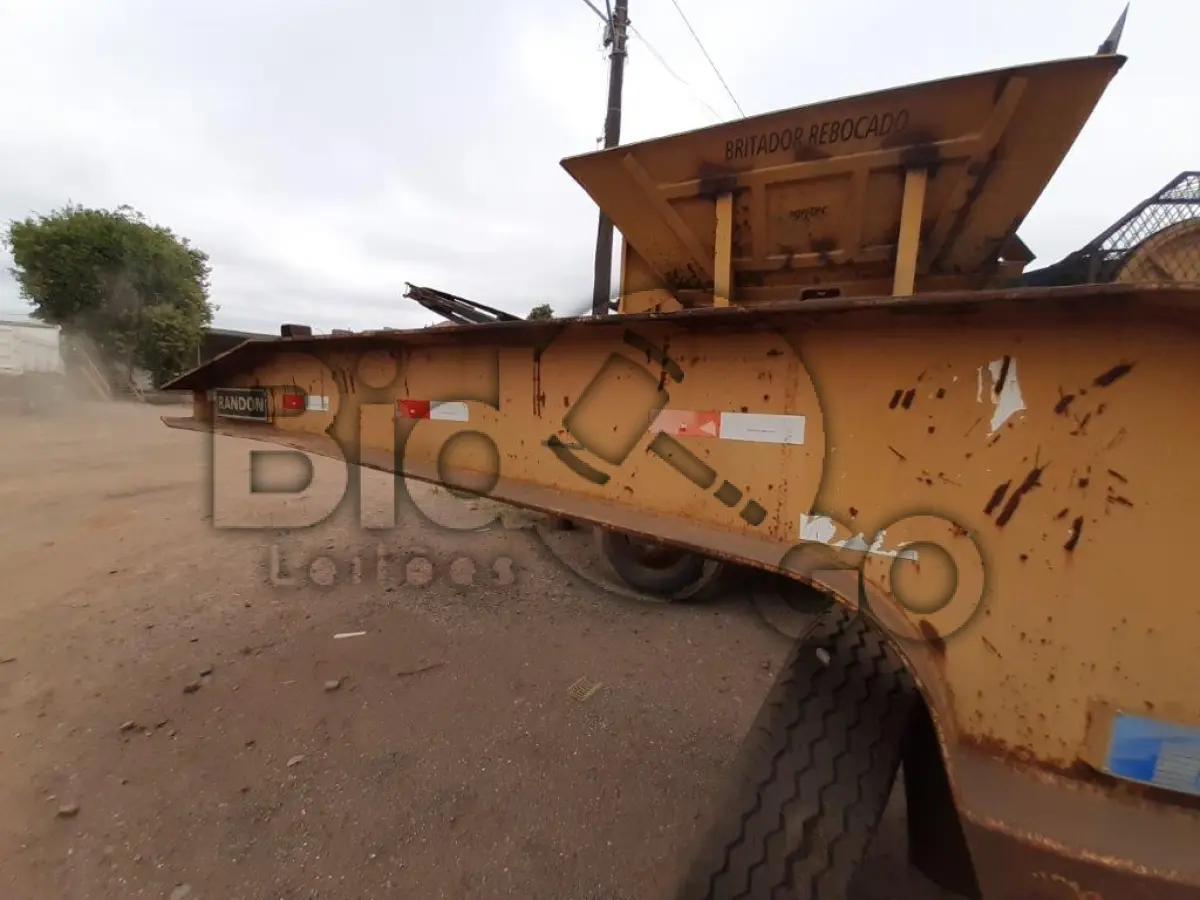 LOTE 038 - SEMI-REBOQUE PRANCHA RANDON SR CT PL Ano/modelo: 1999/1999