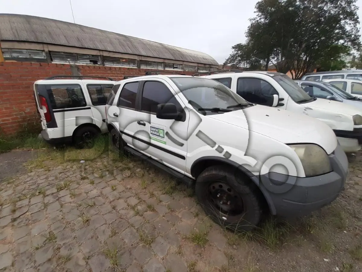LOTE 052 - CAMIONETA FORD/ECOSPORT XL 1.6L Ano/modelo: 2004/2005