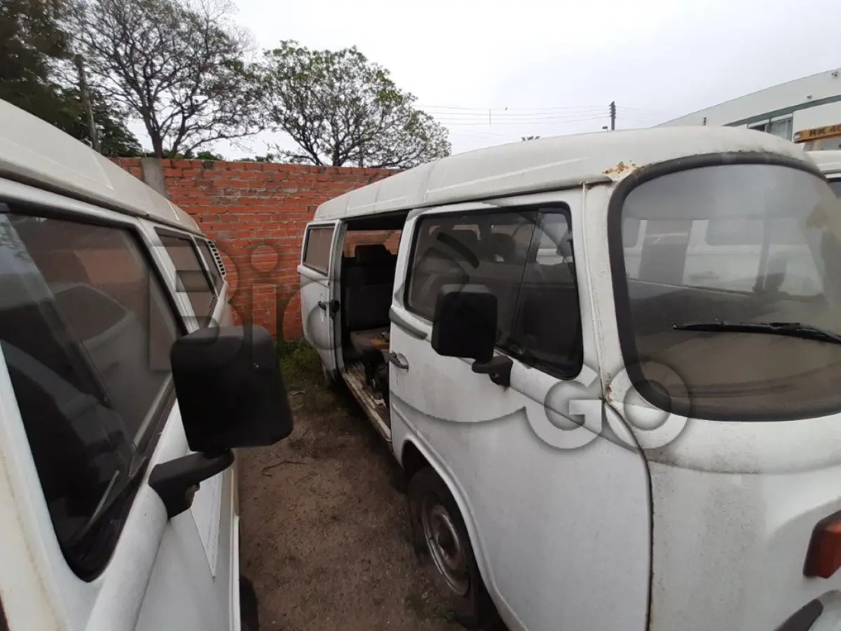LOTE 004 - CAMIONETA VW/KOMBI Ano/modelo: 2008/2008