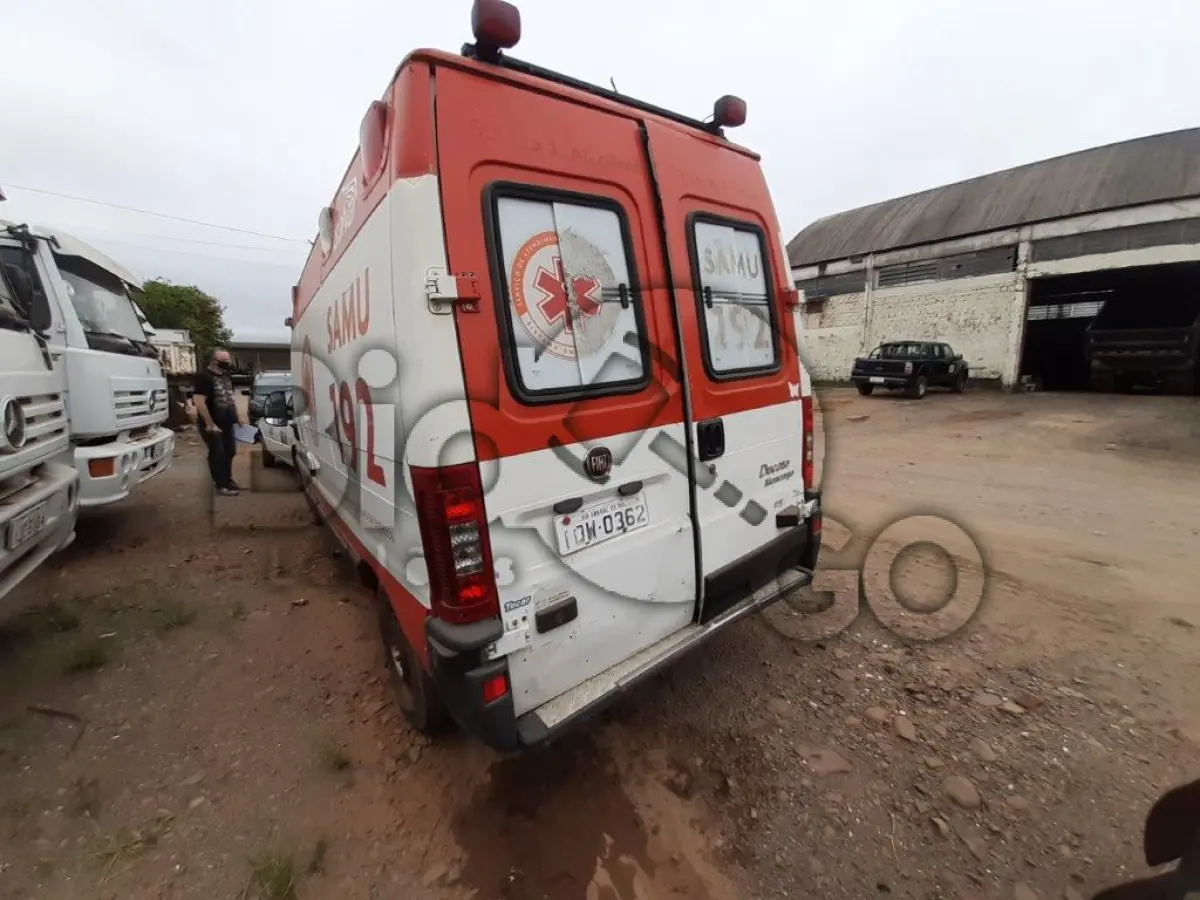 LOTE 033 - CAMIONETE FIAT/DUCATO MC RONTANAMB Ano/modelo: 2010/2011