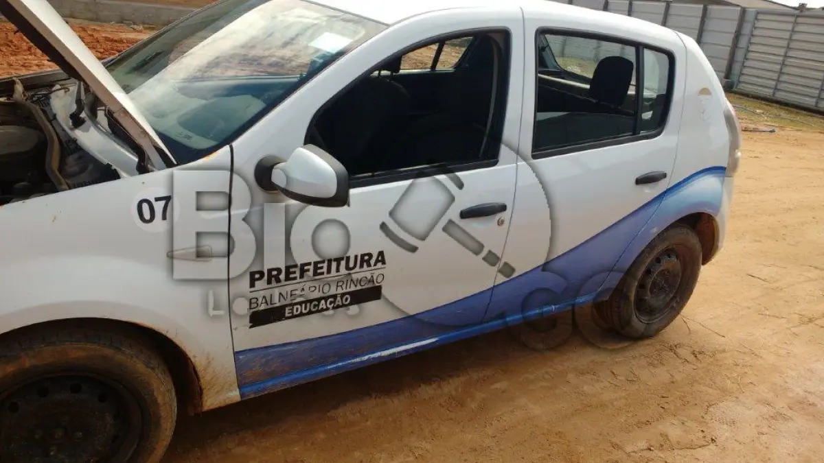LOTE 003 - RENAULT/SANDERO EXP 16HP, Fab/Mod: 2013/2014