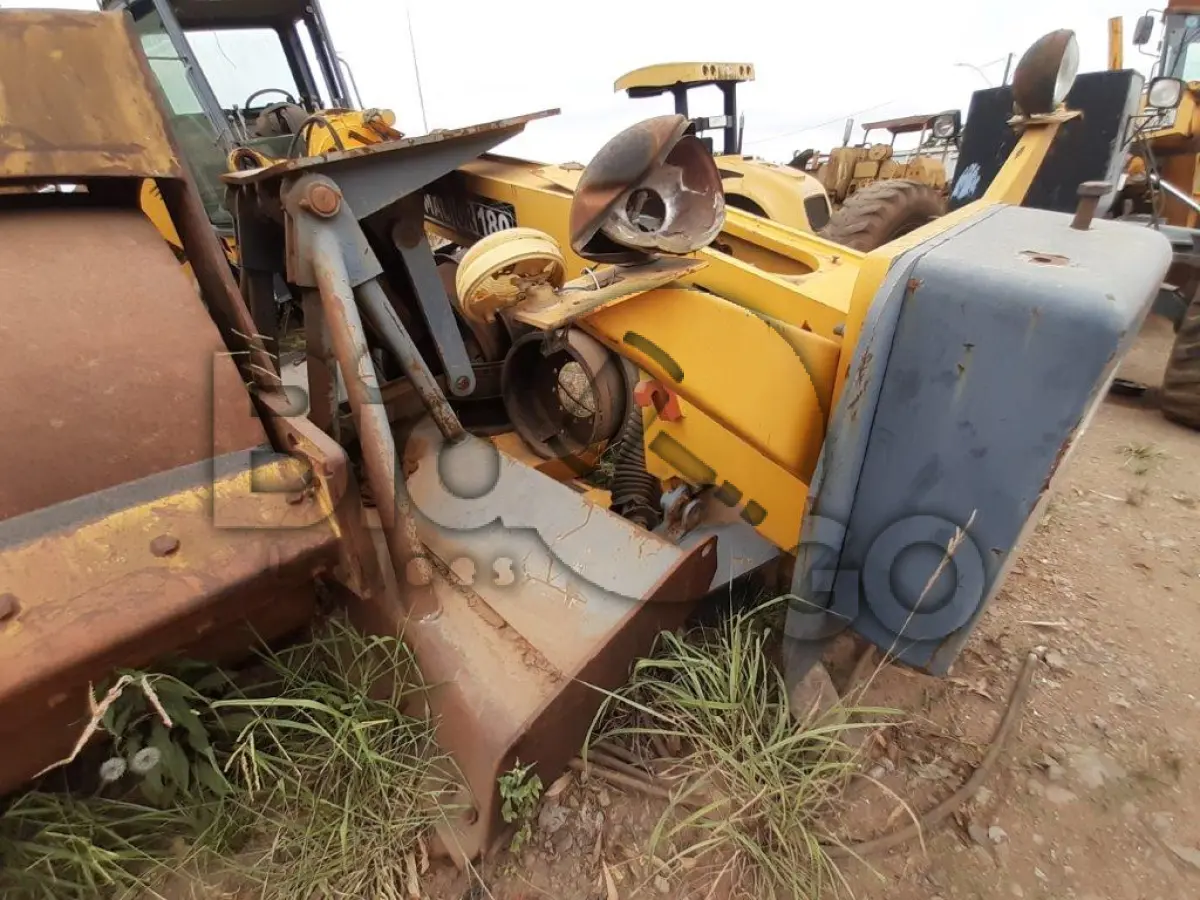 LOTE 018 - MOTONIVELADORA XCMG, MODELO GR 180