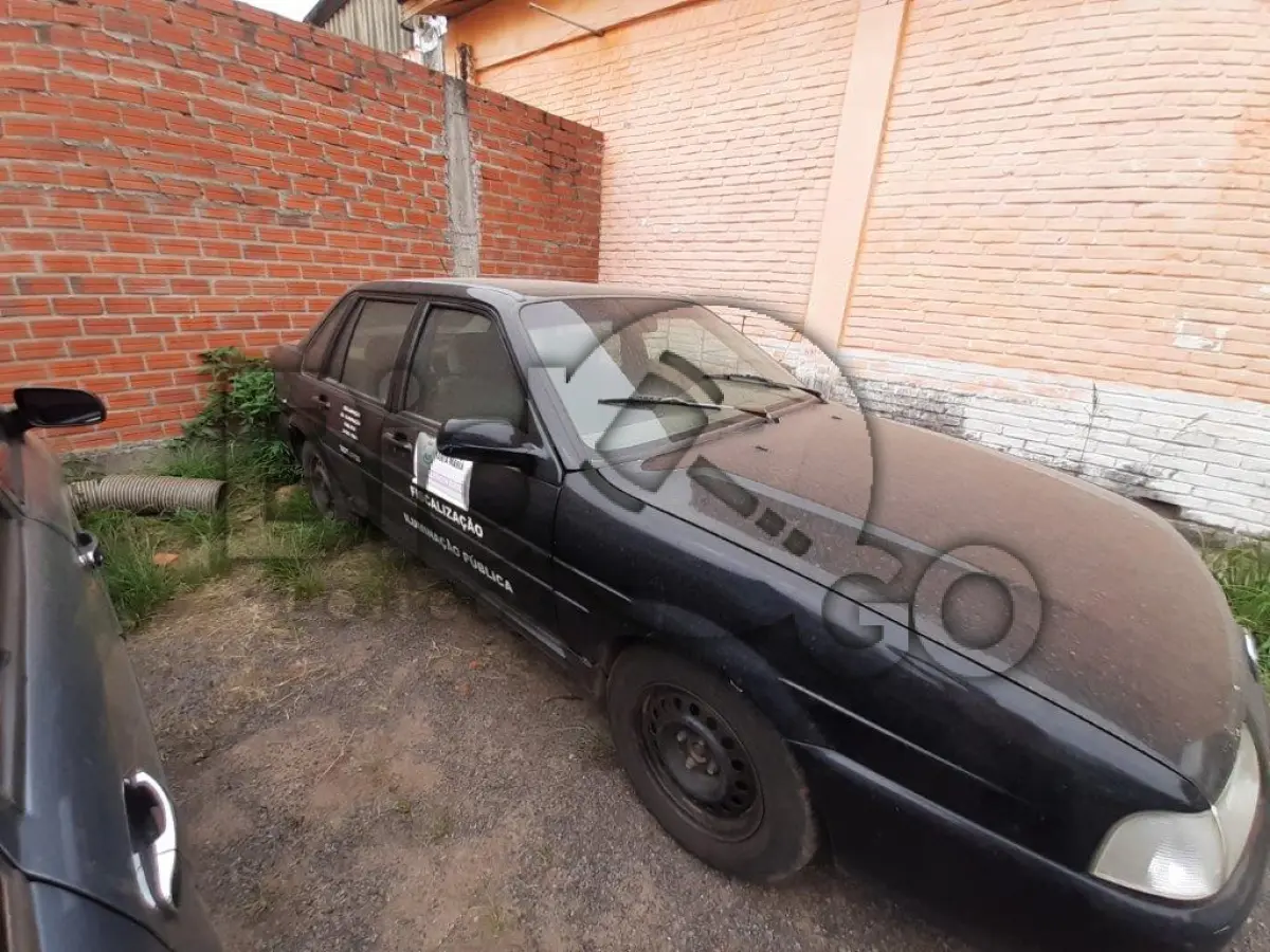 LOTE 043 - AUTOMÓVEL VW/SANTANA 2.0 Ano/modelo: 2005/2005