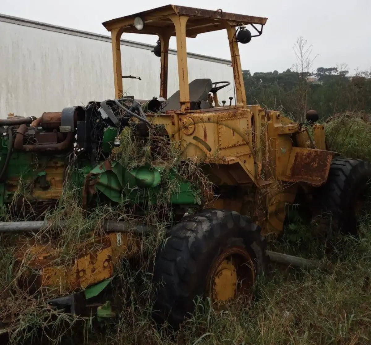 LOTE 008 - PÁ CARREGADEIRA CATERPILLAR 930T