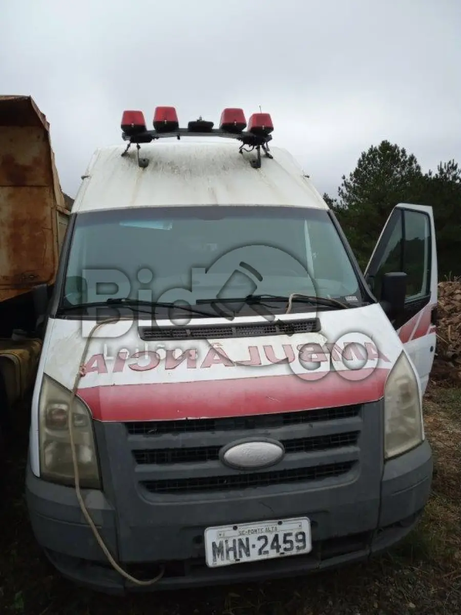 LOTE 003 - AMBULÂNCIA I/FORD TRANSIT 350L TA