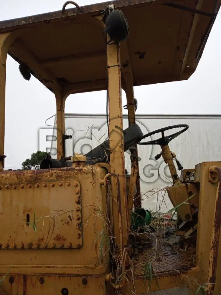 LOTE 008 - PÁ CARREGADEIRA CATERPILLAR 930T