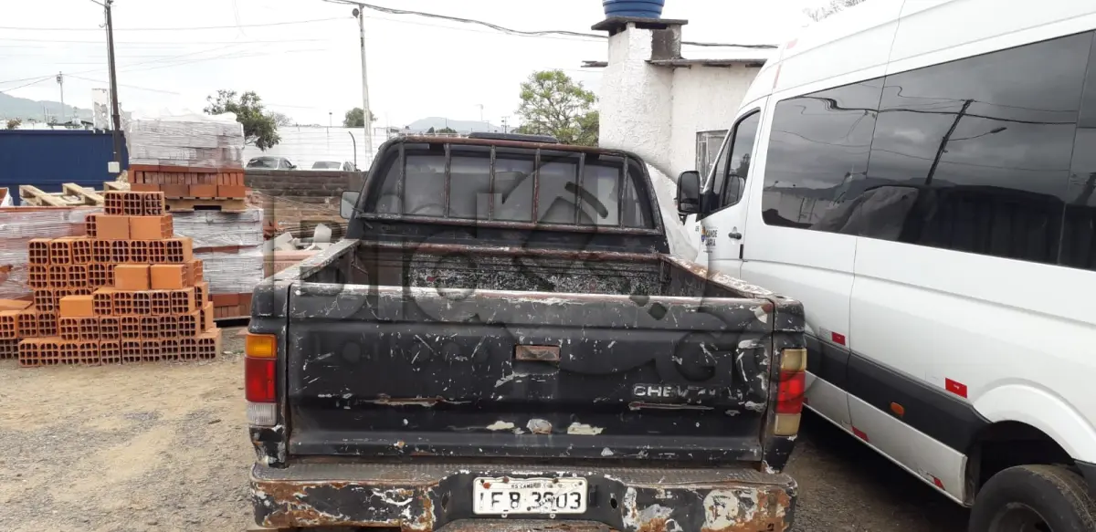 LOTE 015 - CAMIONETE GM/CHEVROLET D20 CUSTOM ANO/MODELO 1989