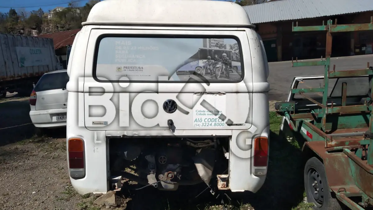 LOTE 016 - Camioneta VW/KOMBI, Ano/modelo: 2006/2007