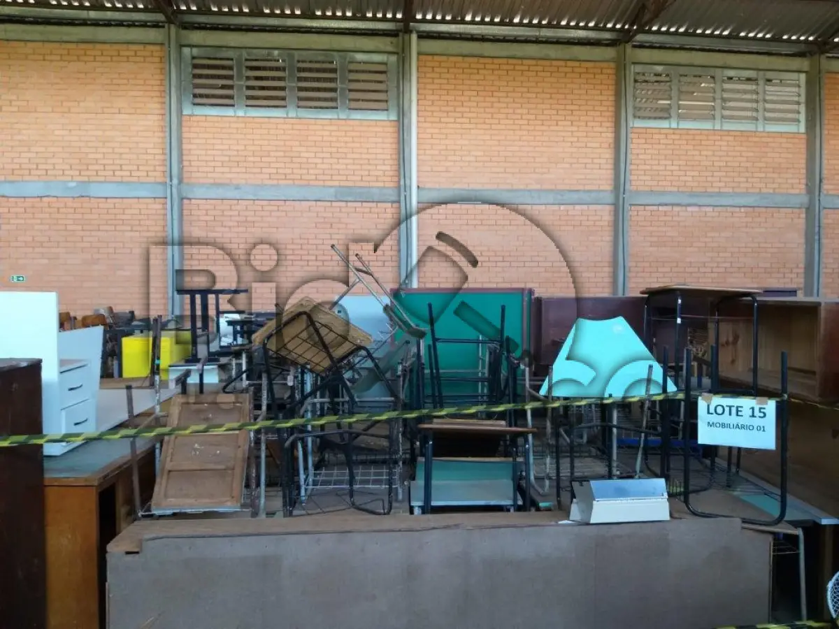 LOTE 008 - DIVERSOS   MOBILIÁRIOS
