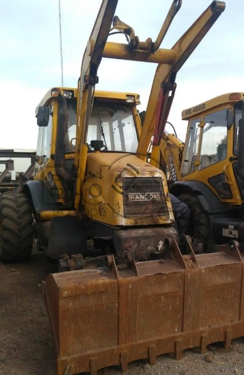 LOTE 027 - Trator De Rodas M.A./RANDON, Ano/modelo: 2011/2011