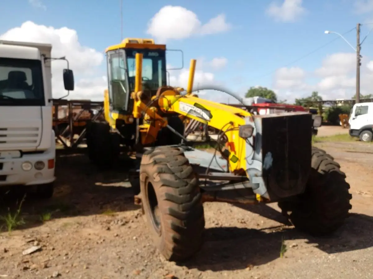 LOTE 026 - MOTONIVELADORA XCMG ** GR 180, ano:2011