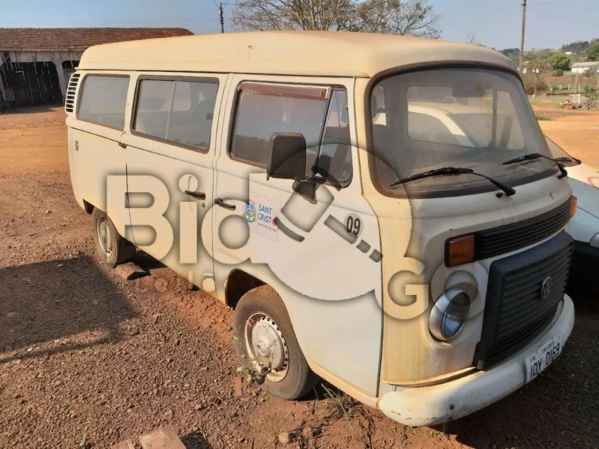 LOTE 005 - AUTOMÓVEL WOLKSWAGEN KOMBI 
