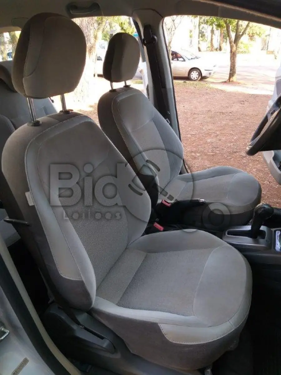 LOTE 004 - AUTOMÓVEL GM SPIN LTZ - 5 PORTAS, 7 LUGARES