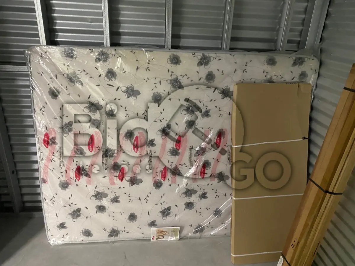 LOTE 001 - Cama e colchão