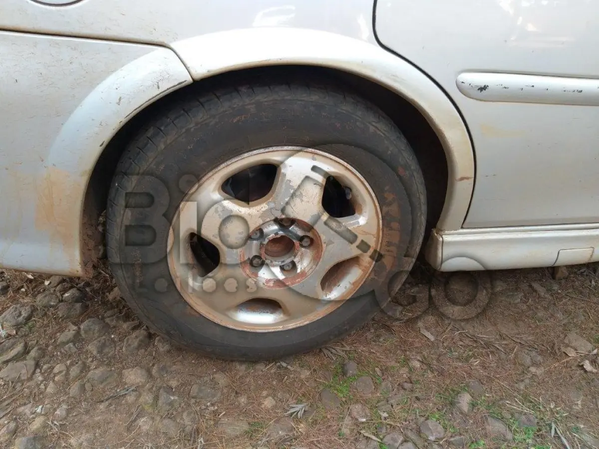 LOTE 006 - AUTOMÓVEL GM VECTRA GLS - ANO/MODELO 2002