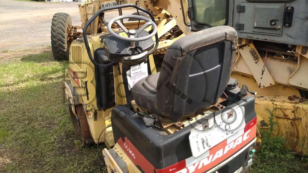 LOTE 008 - ROLO COMPACTADOR VIBRATORIO TANDEM, DYNAPAC ANO/MODELO 2007/2007