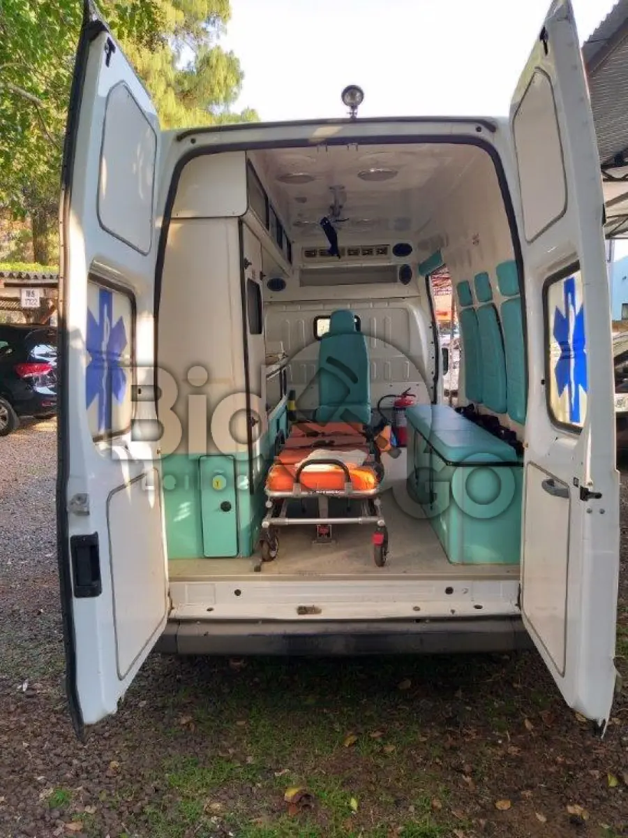 LOTE 007 - AMBULÂNCIA FORD TRANSIT TCA AMB - ANO/MODELO 2012 -
