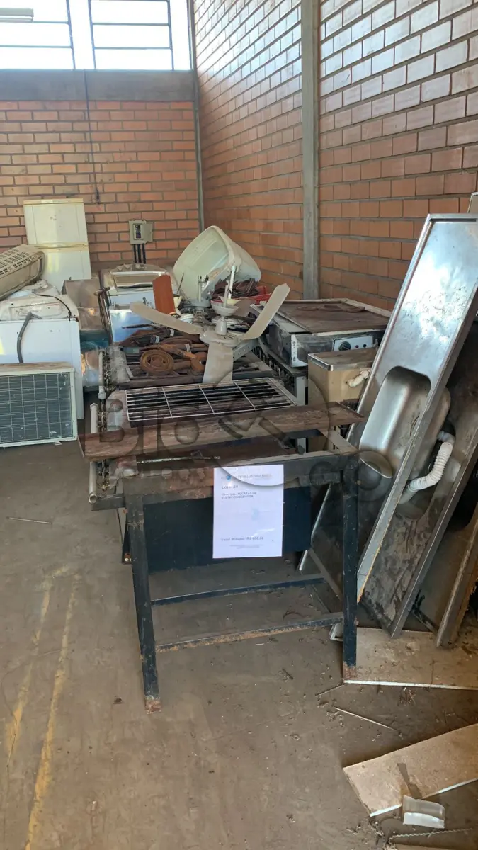 LOTE 020 - SUCATAS DE ELETRODOMÉSTICOS