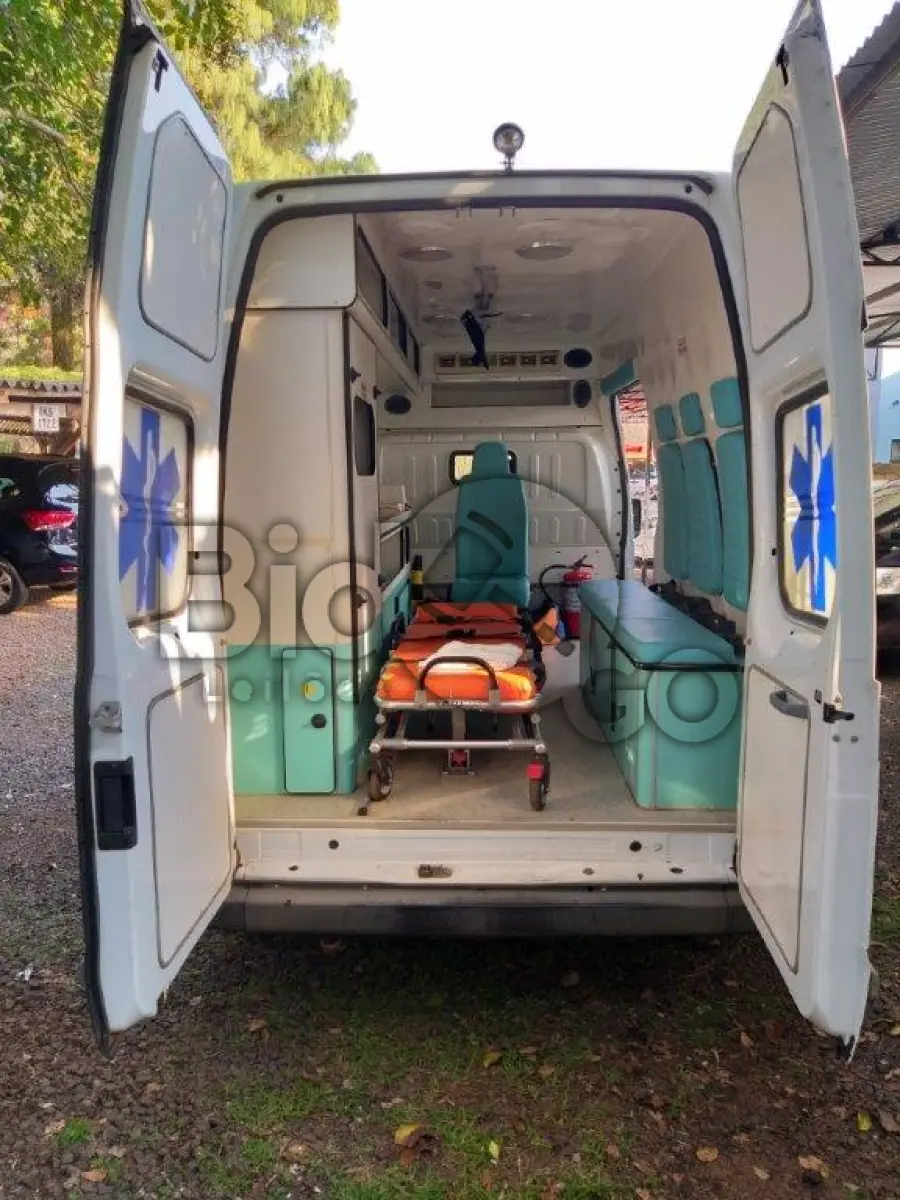 LOTE 007 - AMBULÂNCIA FORD TRANSIT TCA AMB - ANO/MODELO 2012 -