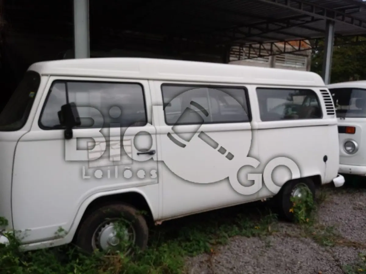LOTE 012 - Camioneta VW/KOMBI, Ano/modelo: 2009/2010
