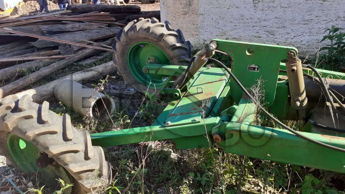 LOTE 006 - LAMINA ARTICULADA HIDRAULICA REBOCAVEL