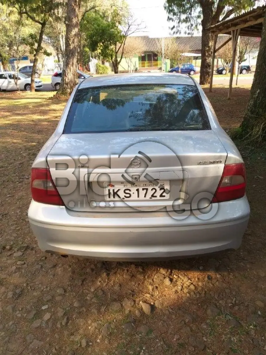 LOTE 006 - AUTOMÓVEL GM VECTRA GLS - ANO/MODELO 2002