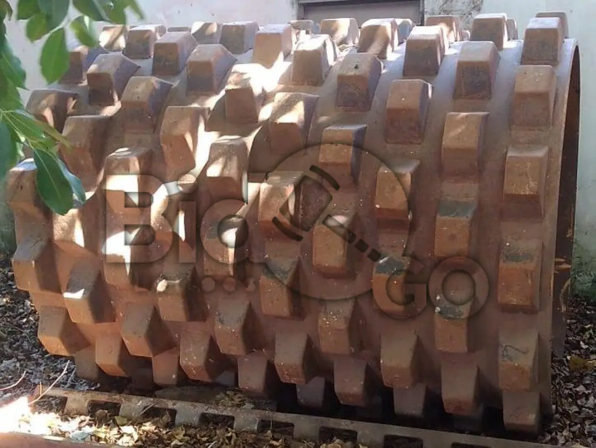 LOTE 029 - ROLO PÉ DE CARNEIRO