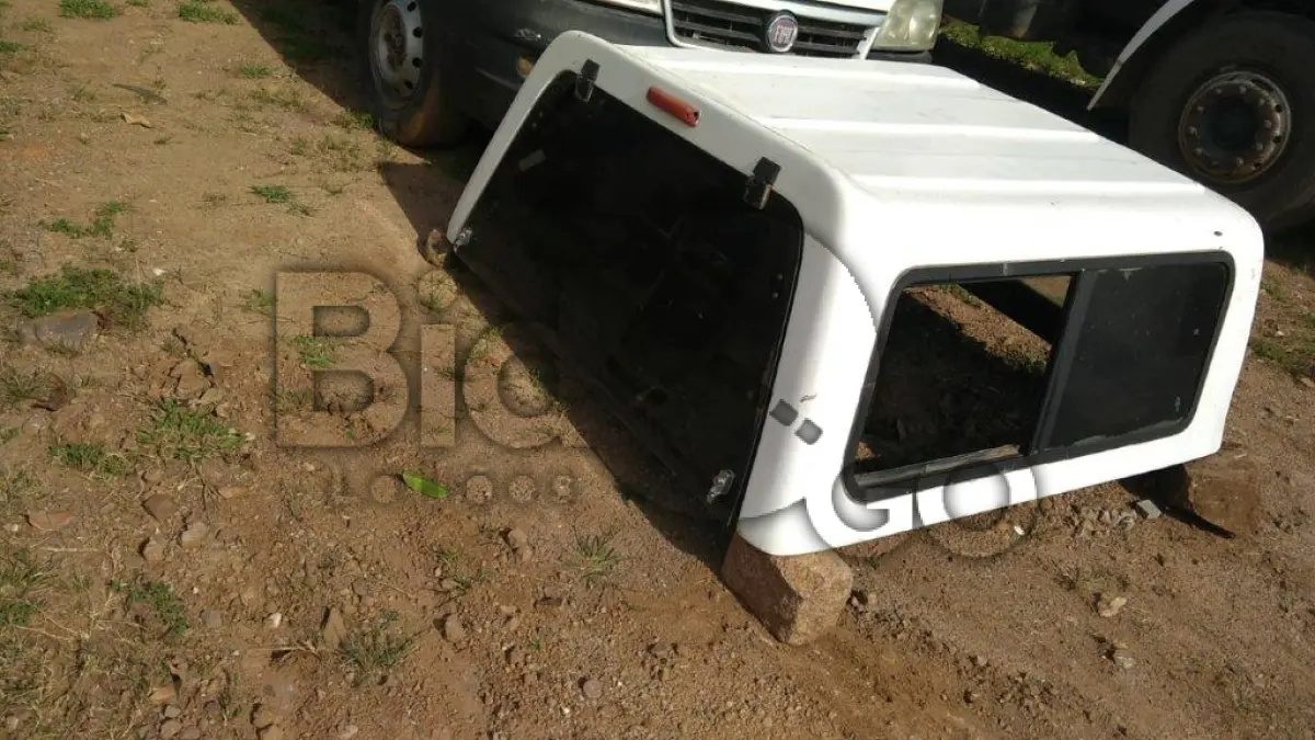 LOTE 031 - CAPOTA DE FIBRA  PARA RANGER