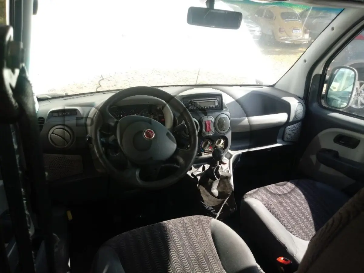 LOTE 005 - Automóvel FIAT/DOBLO HLX 1.8 FLEX, Ano/modelo: 2010/2010