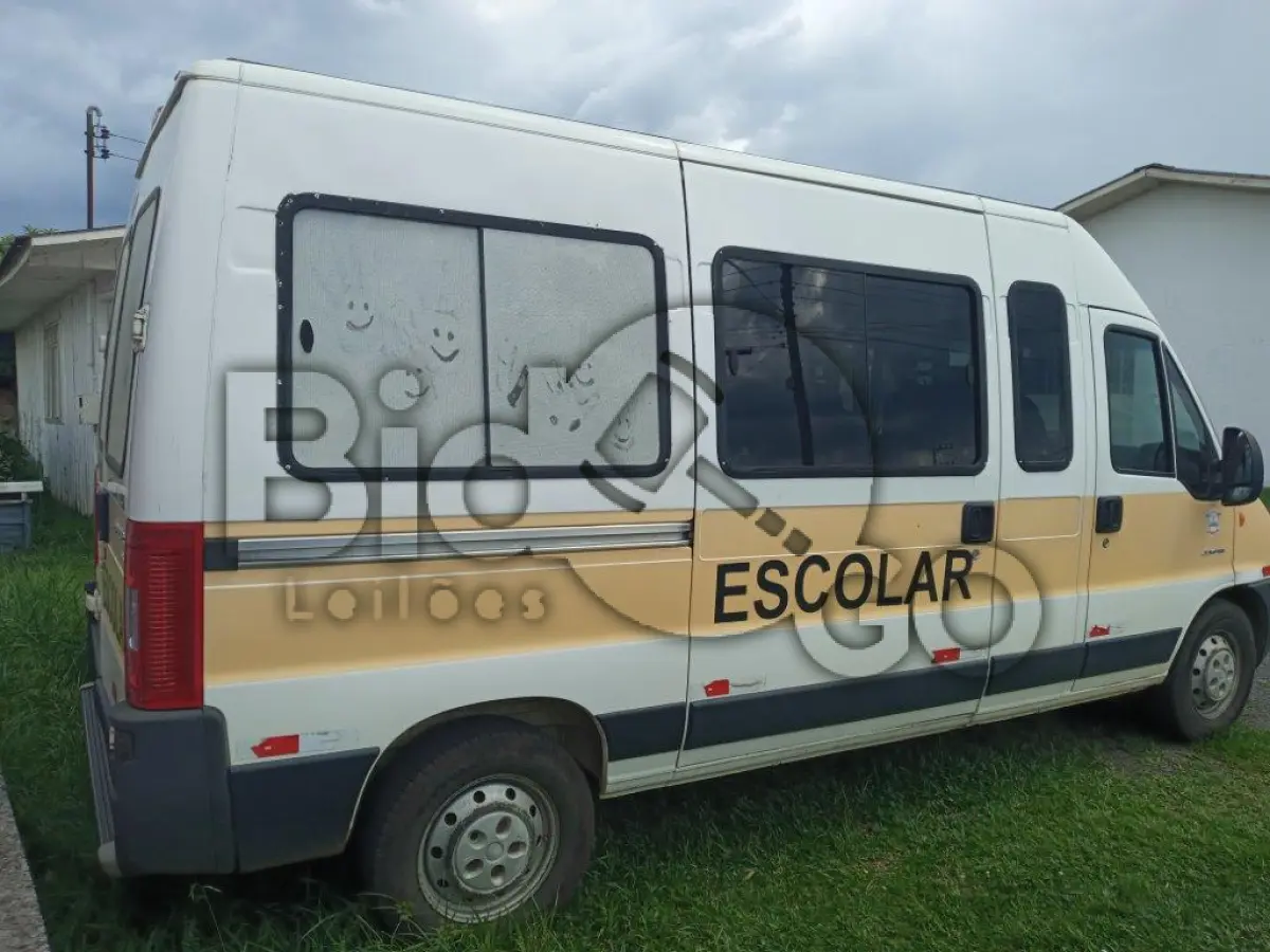 LOTE 007 - Microonibus, marca Citroen, modelo Jumper Reves ESC Nacional, ano 2016