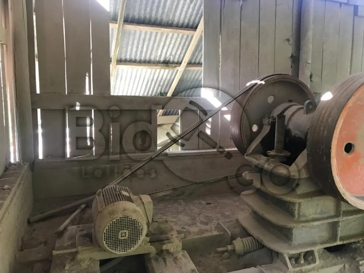 LOTE 014 - Britador