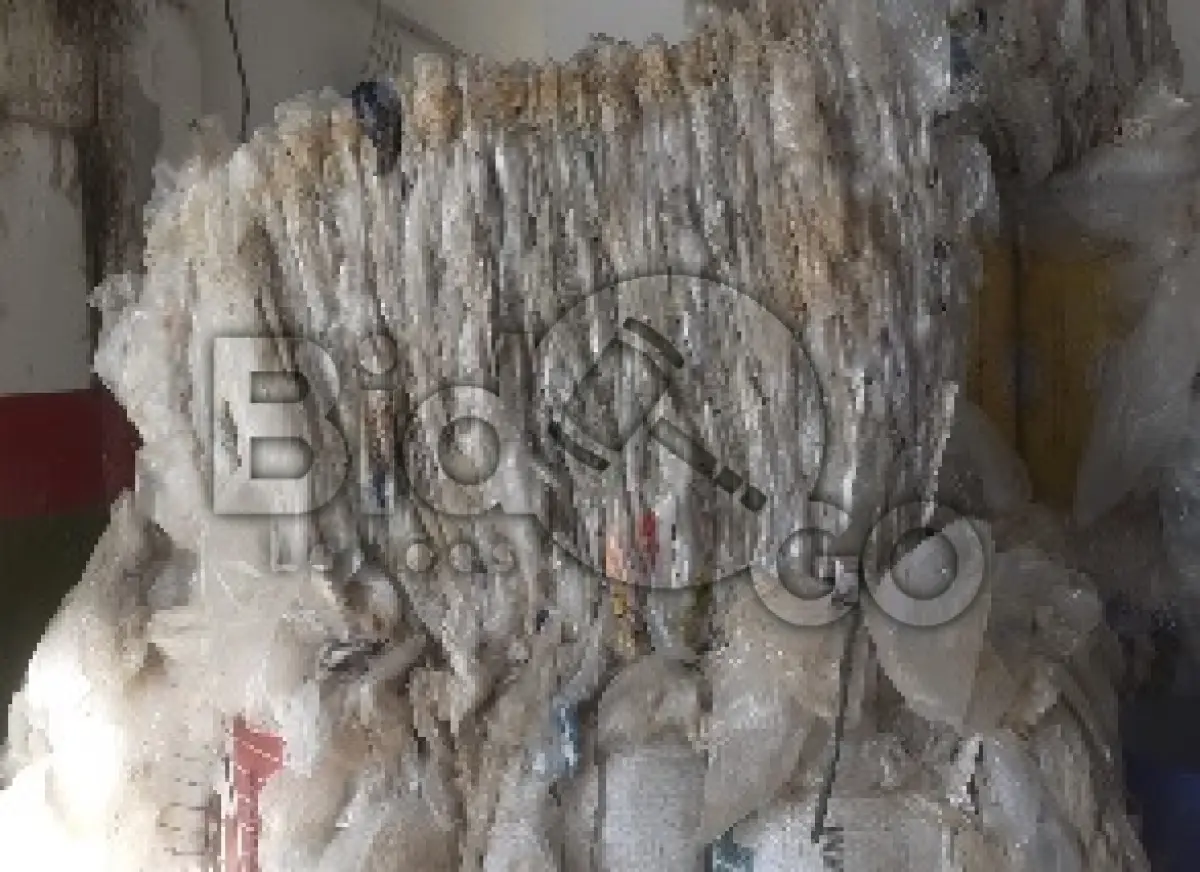 LOTE 010 - PLÁSTICO BRANCO (FARDOS) 3.800 Kg