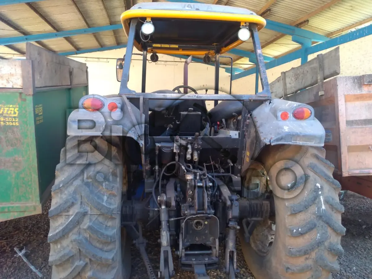 LOTE 020 - TRATOR VALTRA MOTOR NOVO BM100
