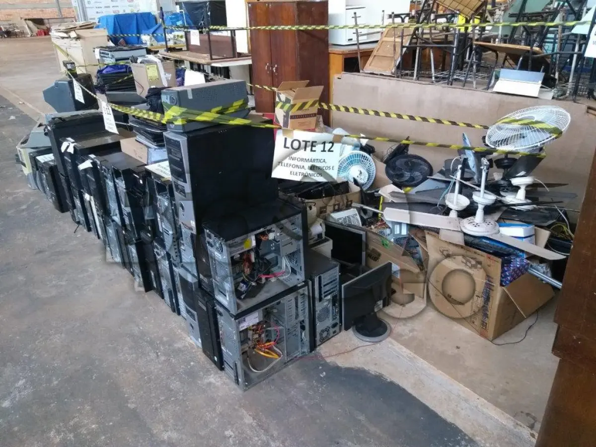 LOTE 012 - DIVERSOS EQUIPAMENTOS DE INFORMÁRTICA
