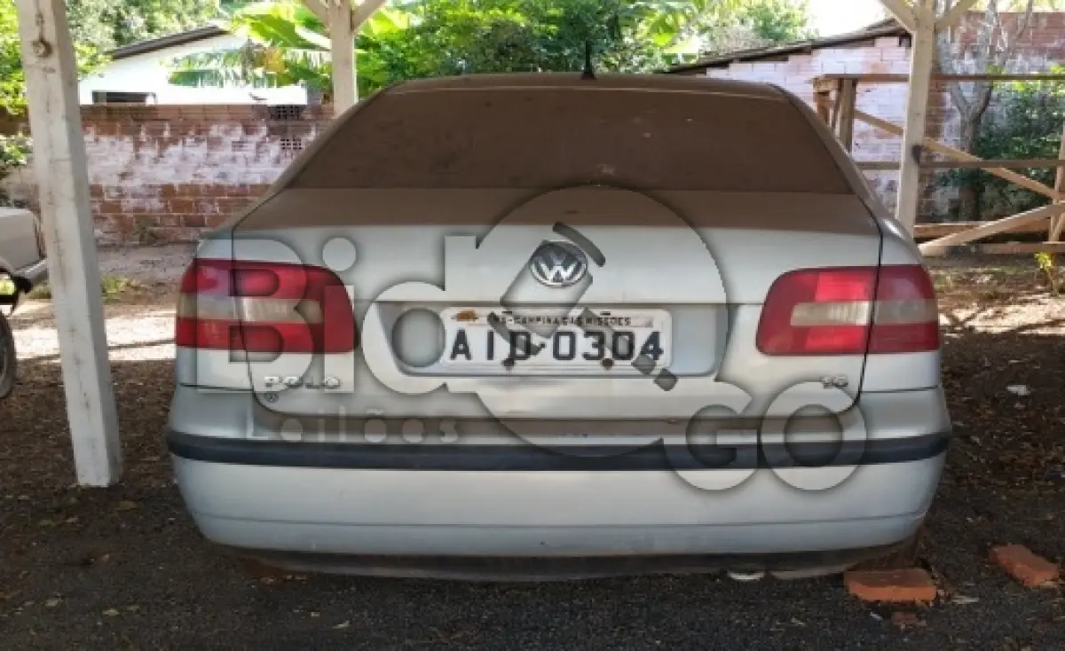 LOTE 002 - Automóvel marca/modelo: VW/POLO SEDAN 1.6, Ano/modelo: 2005/2005