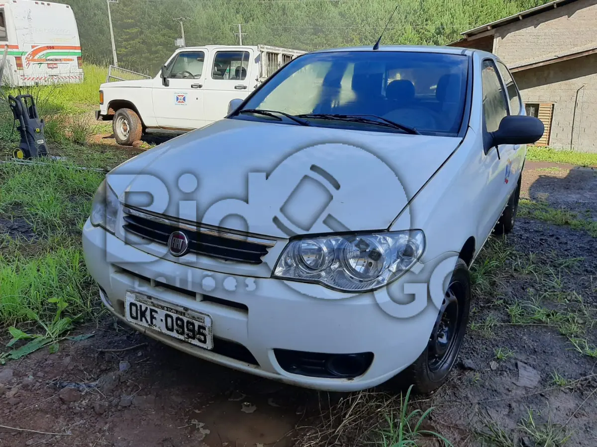 LOTE 016 - AUTOMOVEL FIAT/PALIO FIREFabricação/Modelo: 2014/2015, Combustível: 